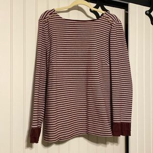 Talbots burgundy and cream ponte top with flattering darts. XL. 27” long.